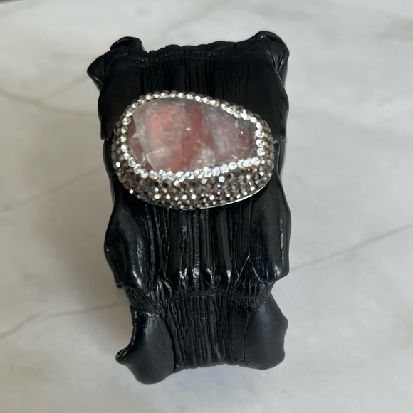 Croc embossed leather cuff with Druzy center piece. - Picture 5 of 7